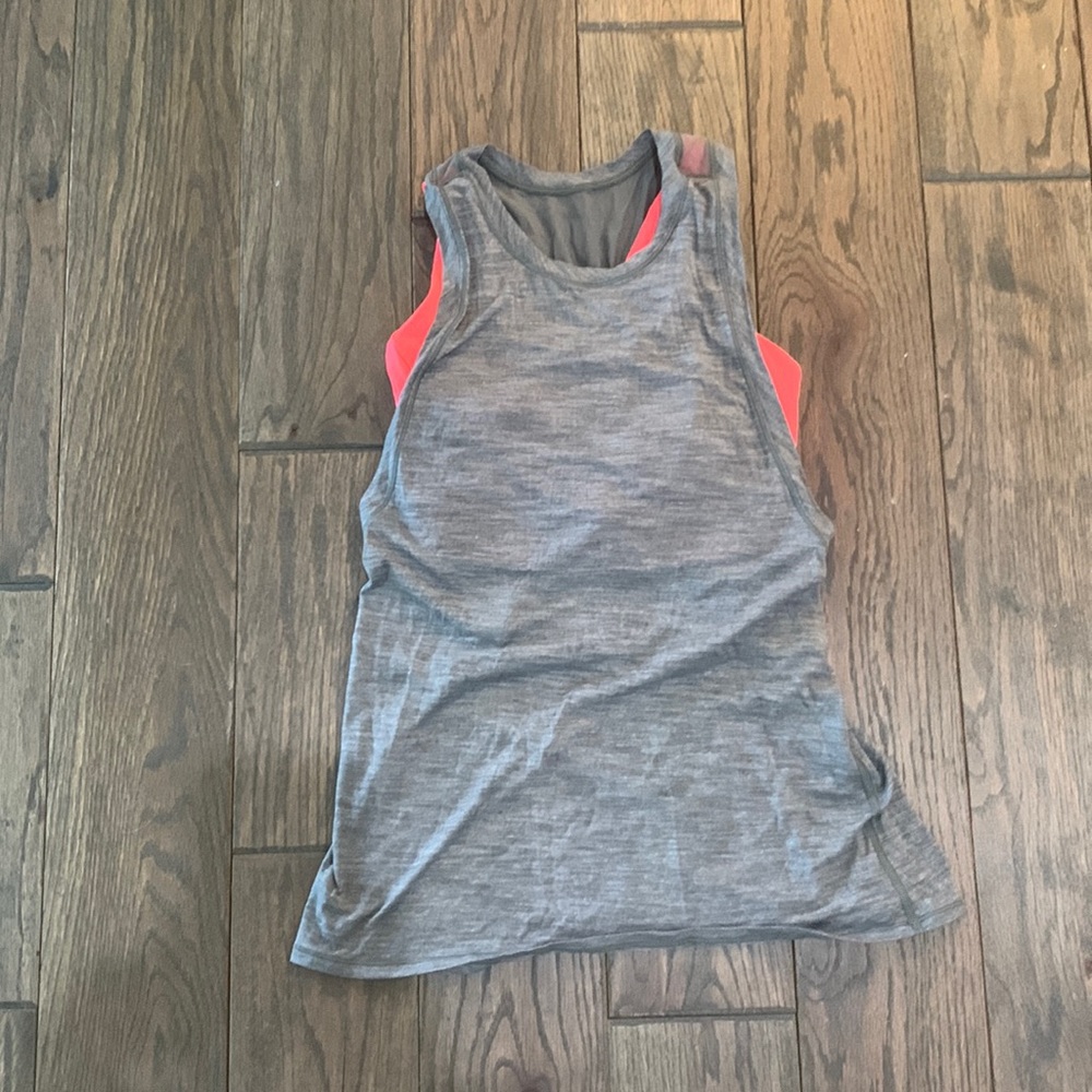 Lululemon size 6 gray top with built in bra
